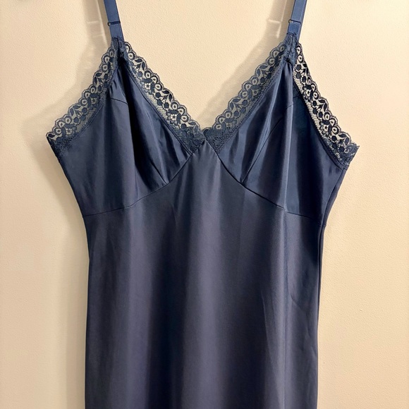⭐️ Vintage 1990’s Dark Teal Lace Satin Slip Dress - PTP 18 - Picture 3 of 3